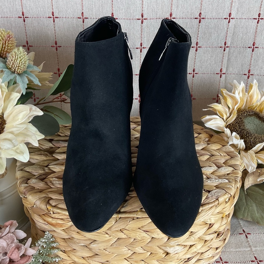 Nine West “Raze” Black Suede High Heeled Ankle Boots Size 8.5 Stiletto Heel Boot - Picture 2 of 5